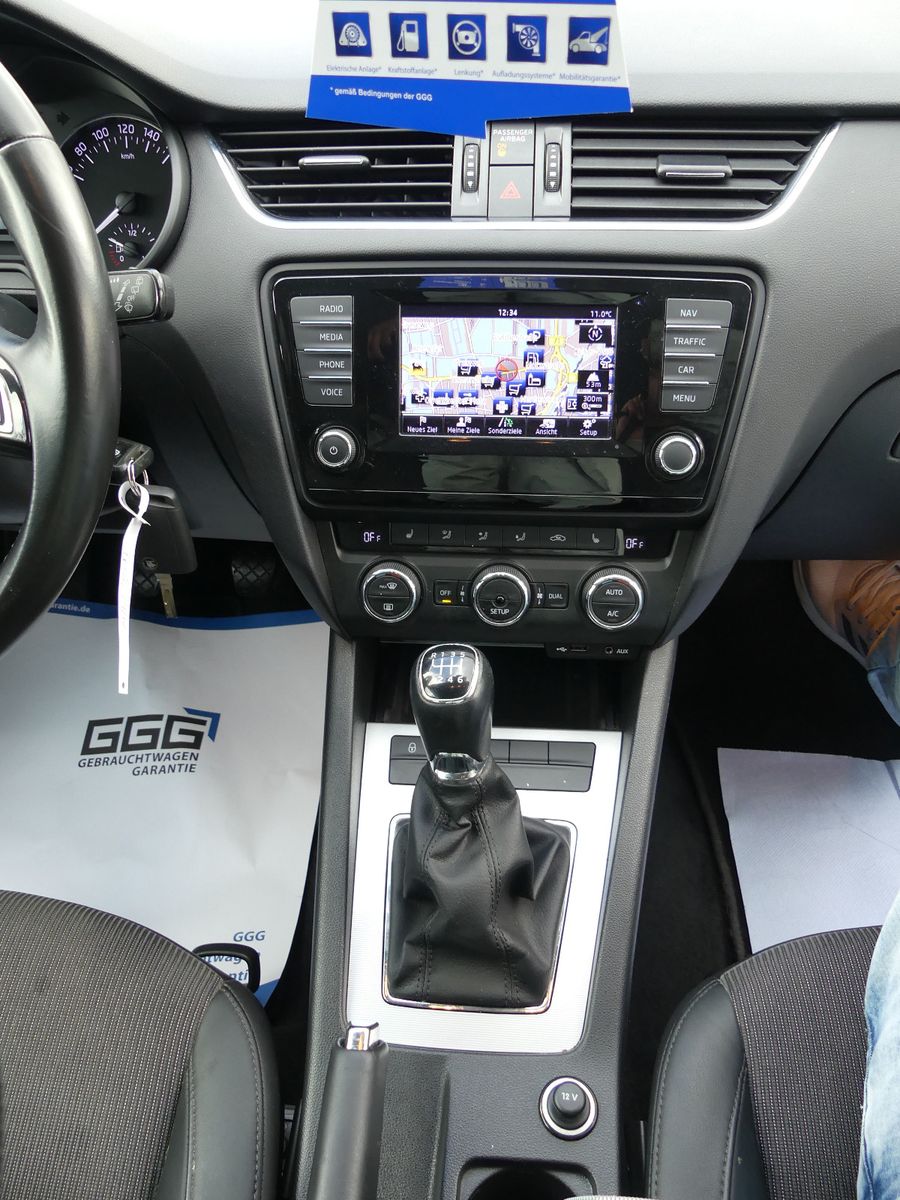 Fahrzeugabbildung SKODA Octavia Combi Elegance"SERVICEHEFT"