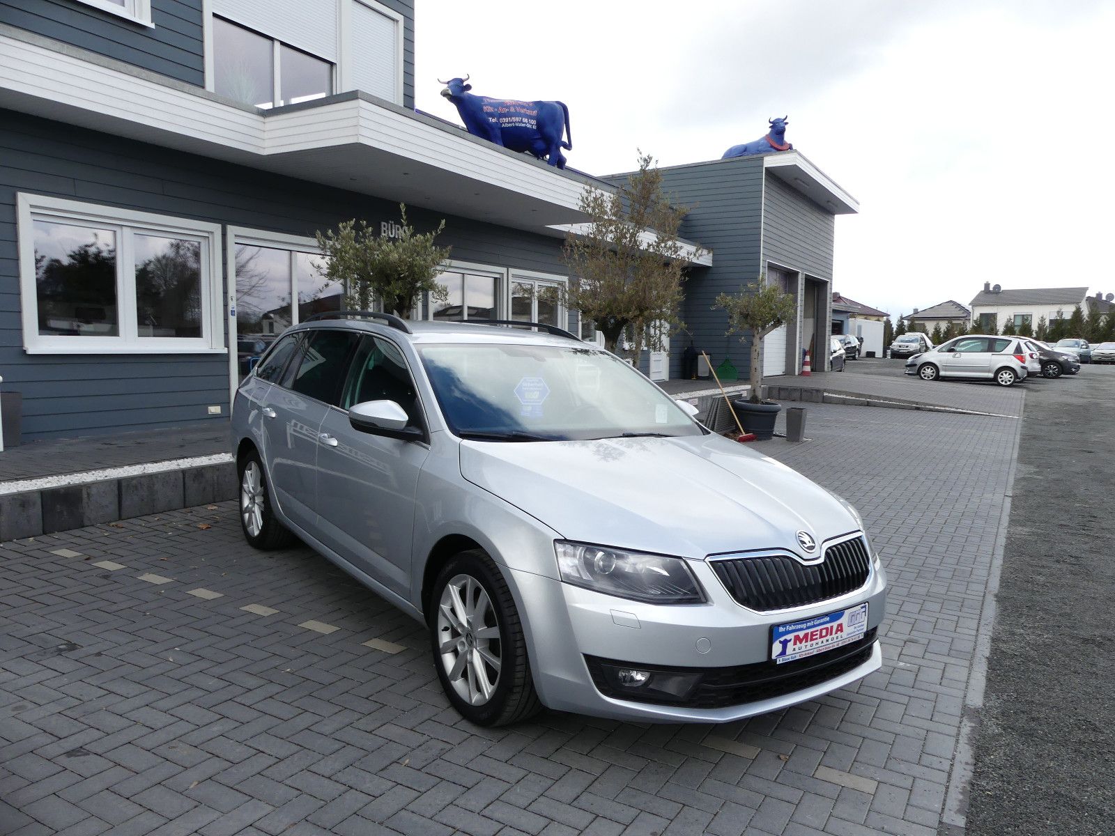 Fahrzeugabbildung SKODA Octavia Combi Elegance"SERVICEHEFT"