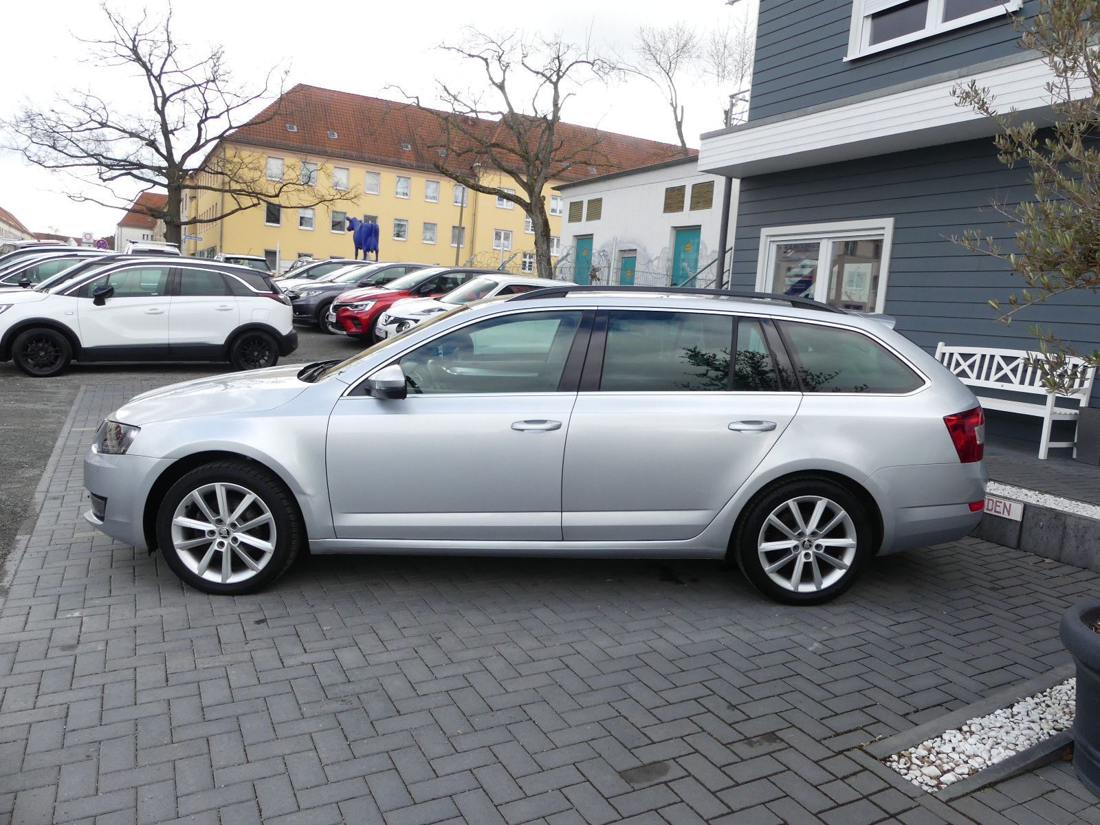 Fahrzeugabbildung SKODA Octavia Combi Elegance"SERVICEHEFT"