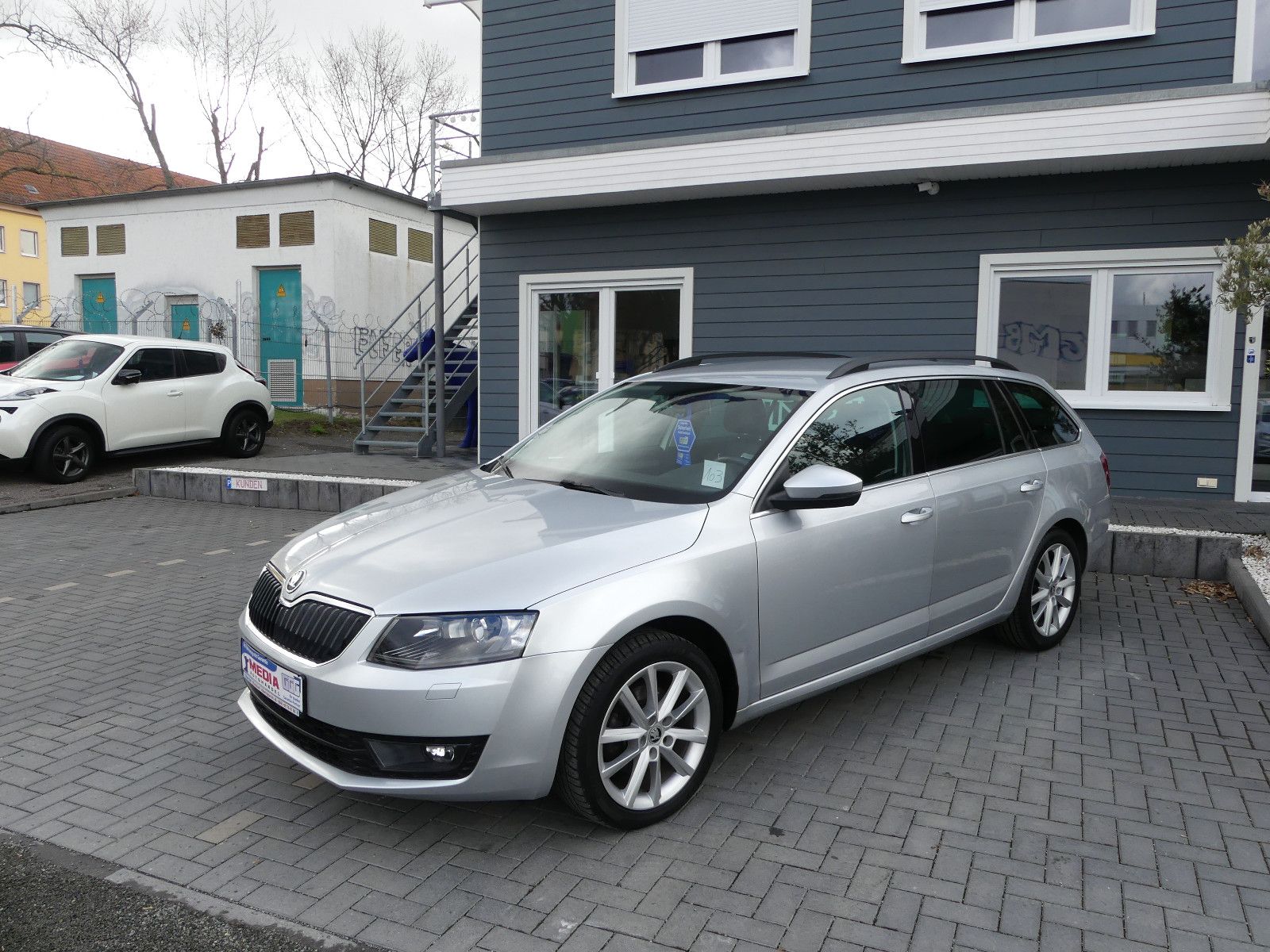 Fahrzeugabbildung SKODA Octavia Combi Elegance"SERVICEHEFT"