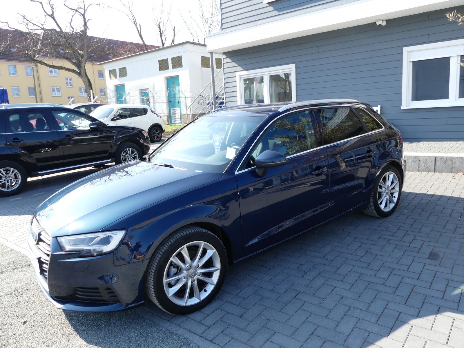Fahrzeugabbildung Audi A3 Sportback basis