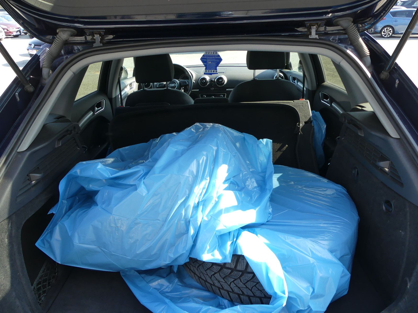 Fahrzeugabbildung Audi A3 Sportback basis