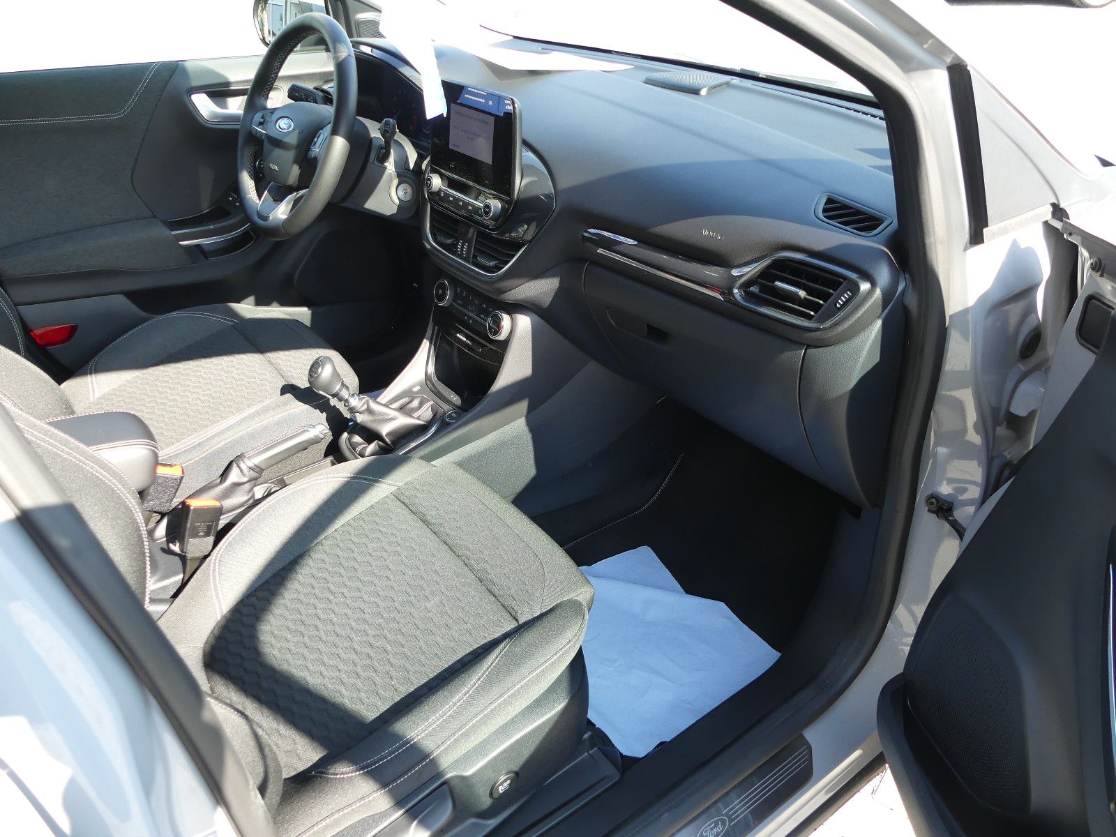 Fahrzeugabbildung Ford Puma Titanium"2.HAND"30TKM"