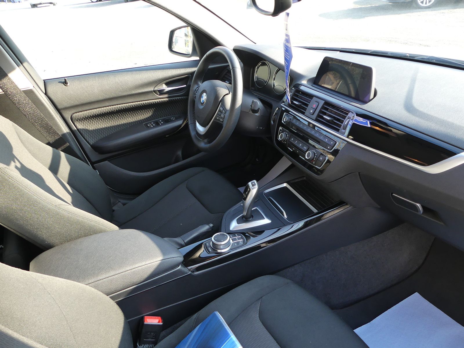 Fahrzeugabbildung BMW 118 1 Limousine 5-trg. 118 i, *AUTOMATIK*