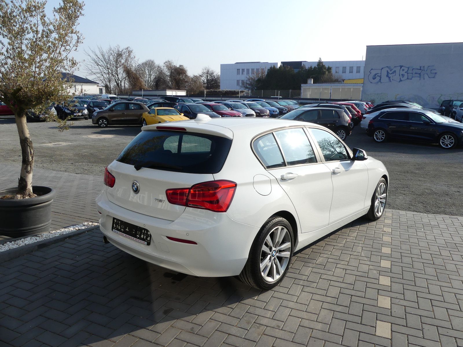 Fahrzeugabbildung BMW 118 1 Limousine 5-trg. 118 i, *AUTOMATIK*