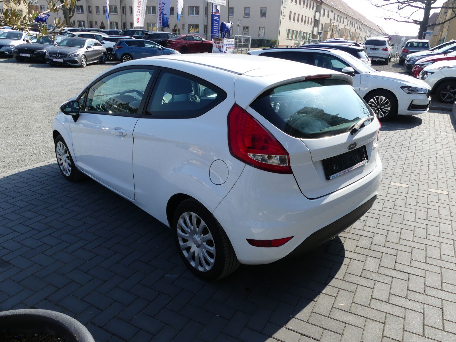 Fahrzeugabbildung Ford Fiesta Trend"TÜV NEU"