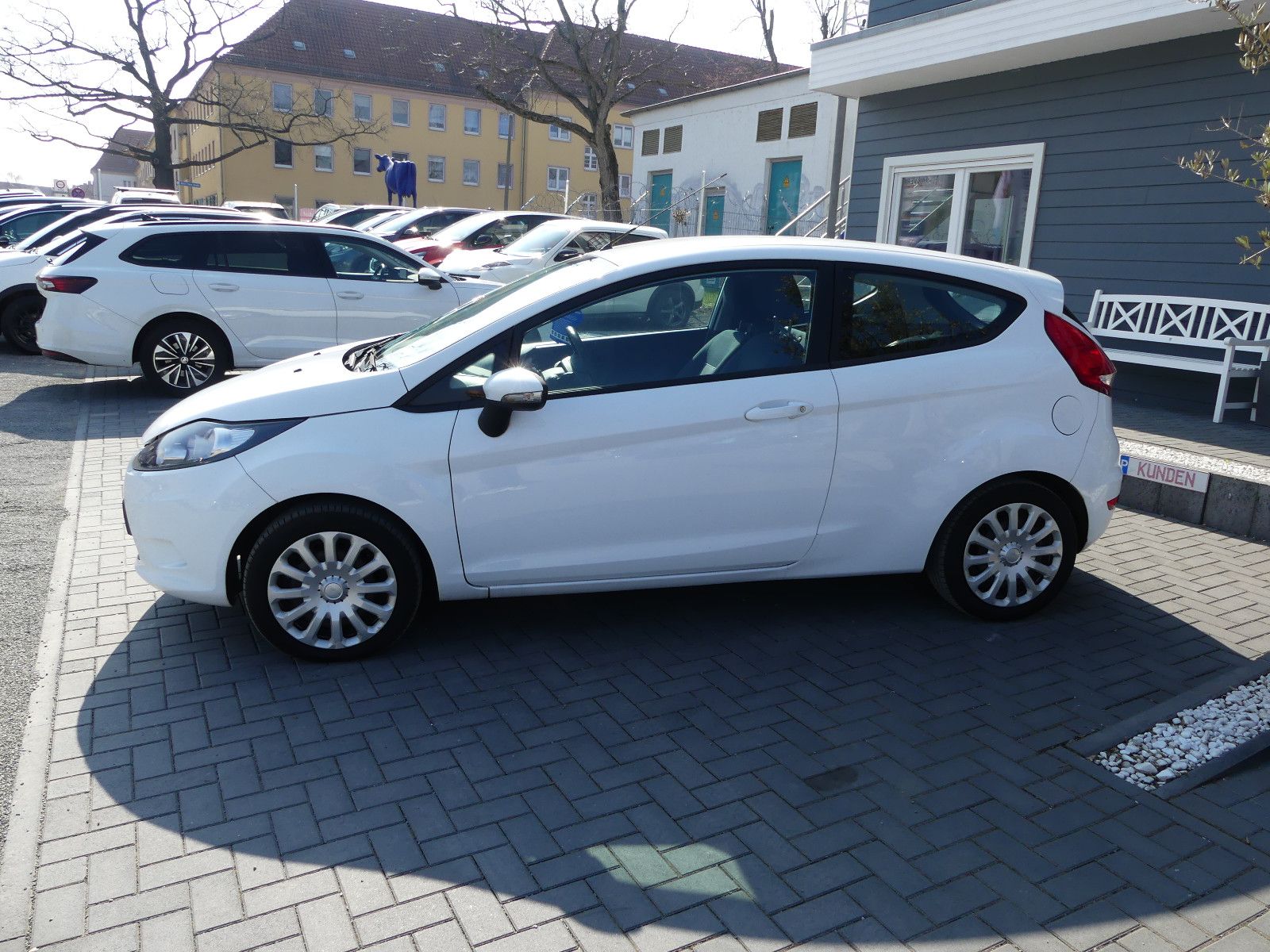 Fahrzeugabbildung Ford Fiesta Trend"TÜV NEU"