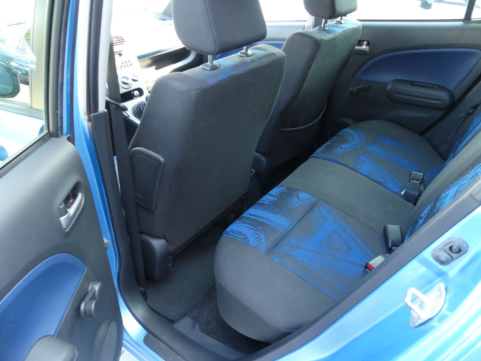 Fahrzeugabbildung Opel Agila B Edition"70TKM"