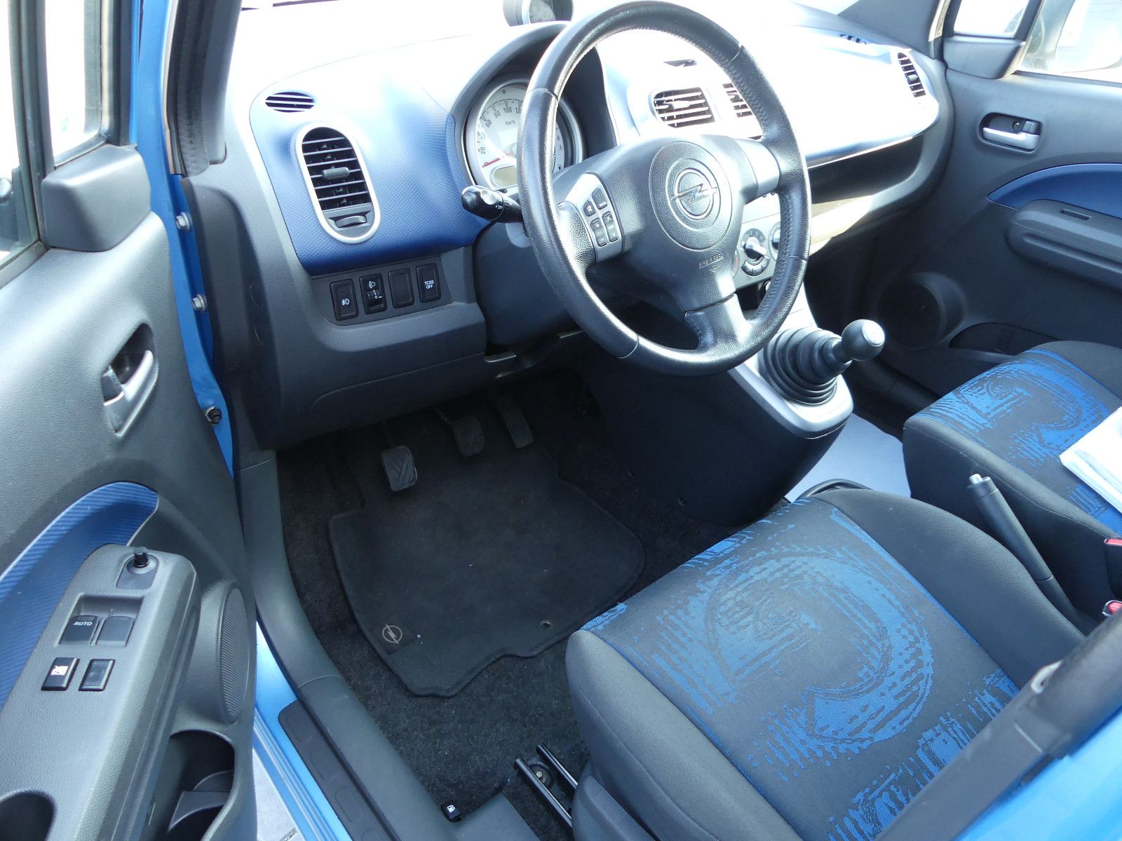 Fahrzeugabbildung Opel Agila B Edition"70TKM"