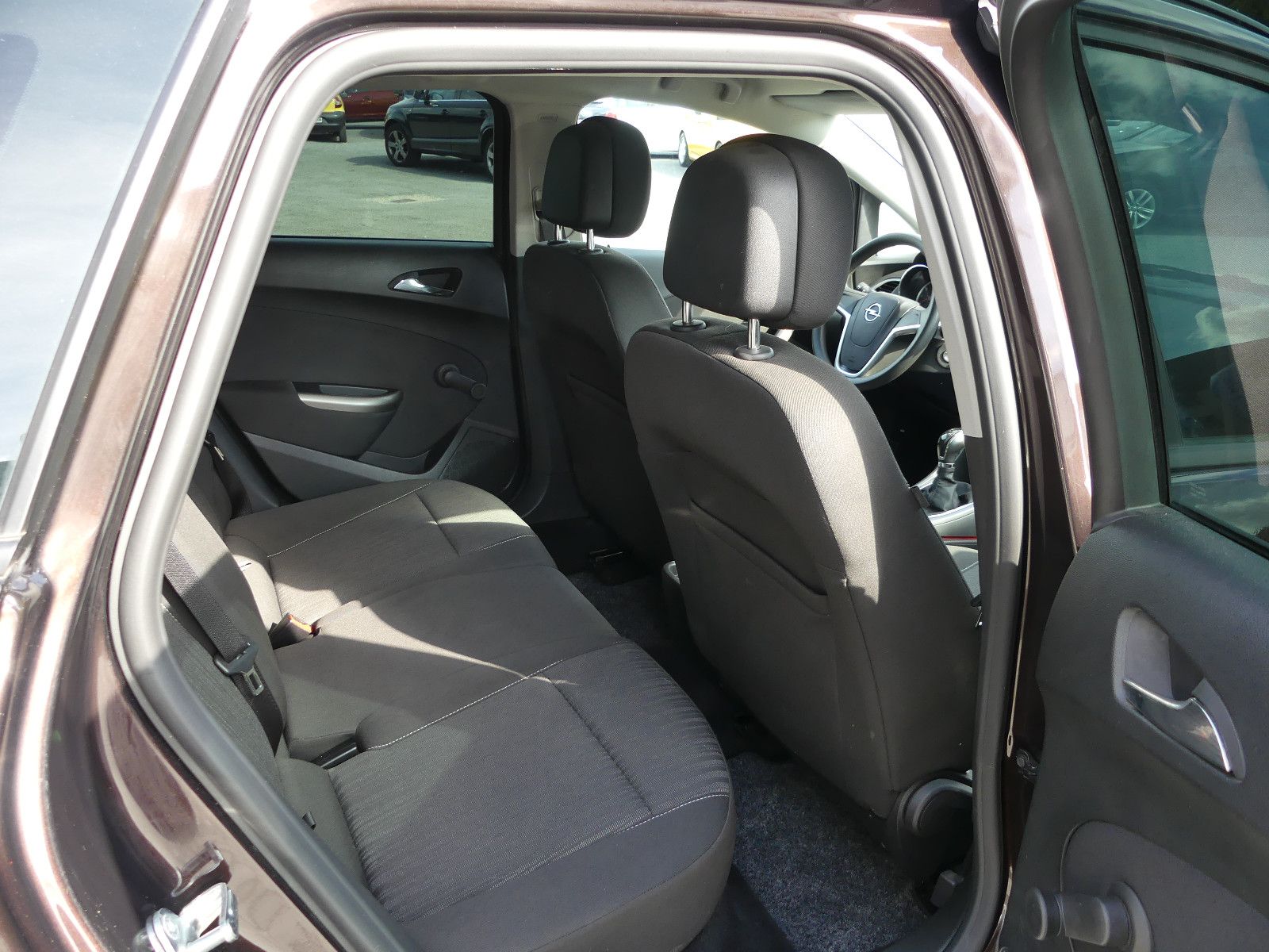 Fahrzeugabbildung Opel Astra J Sports Tourer Selection