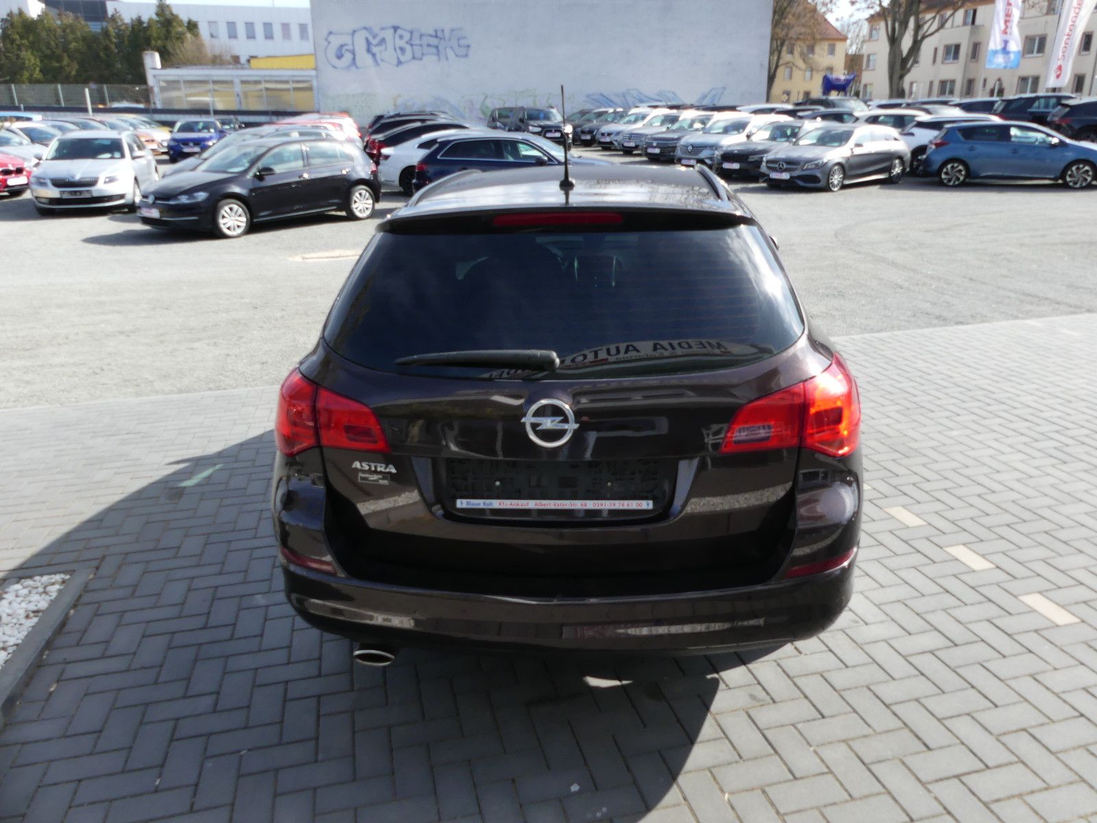 Fahrzeugabbildung Opel Astra J Sports Tourer Selection