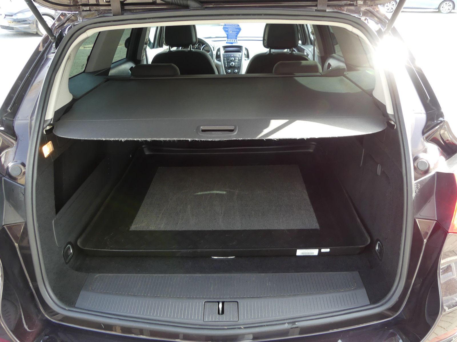 Fahrzeugabbildung Opel Astra J Sports Tourer Selection