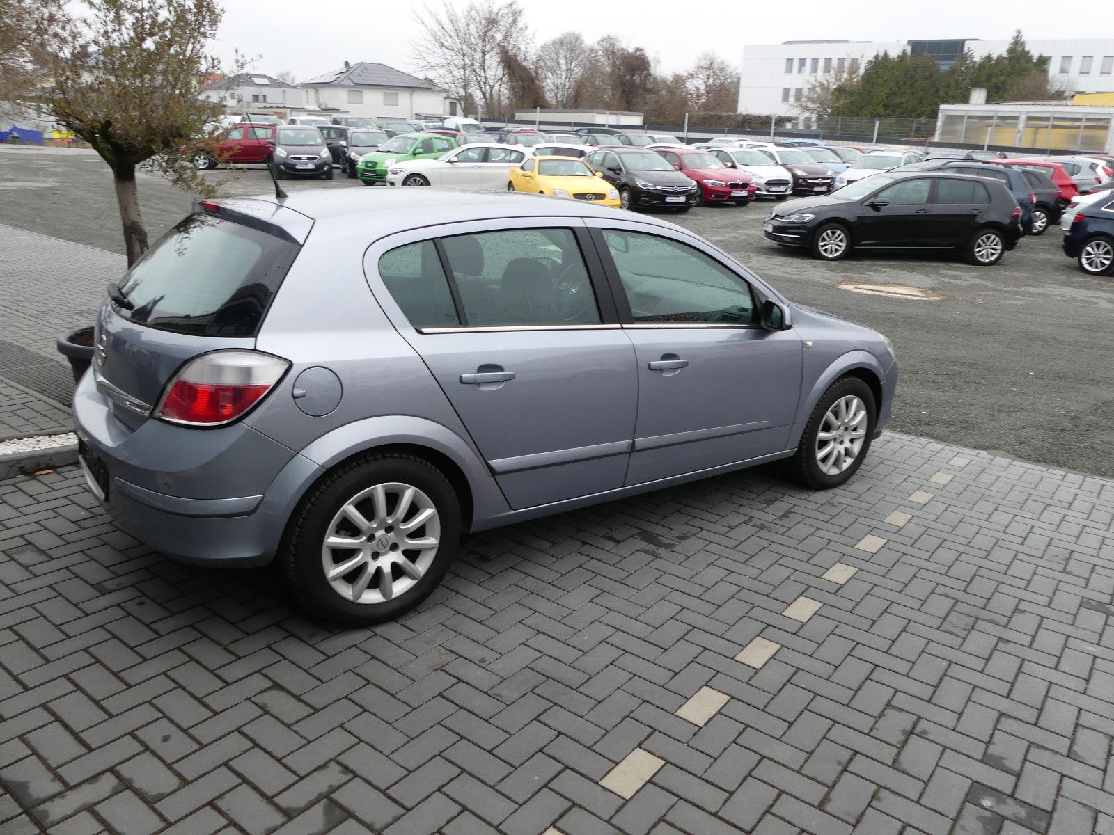 Fahrzeugabbildung Opel Astra 1.6 Twinport Sport"82TKM"