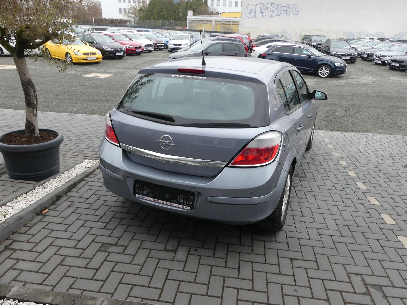 Fahrzeugabbildung Opel Astra 1.6 Twinport Sport"82TKM"