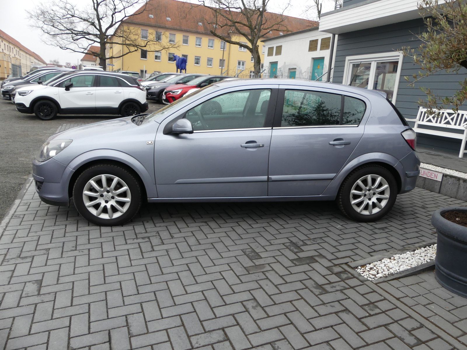 Fahrzeugabbildung Opel Astra 1.6 Twinport Sport"82TKM"