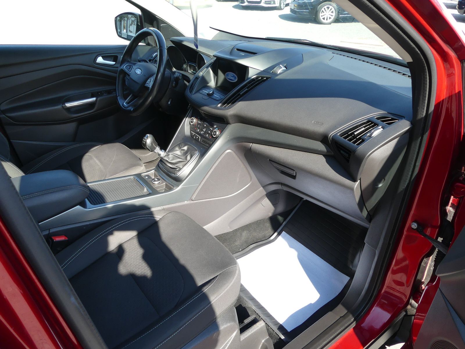Fahrzeugabbildung Ford Kuga Cool & Connect