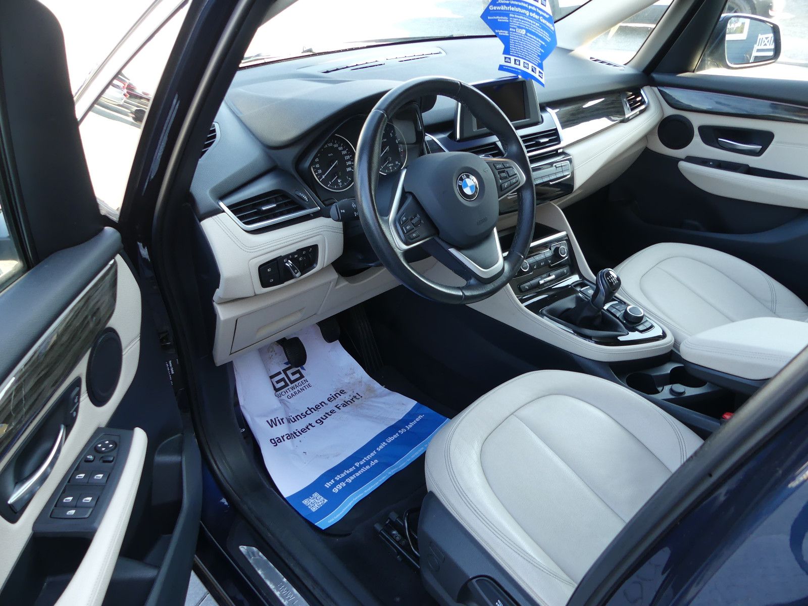 Fahrzeugabbildung BMW 220 2 Active Tourer 220 i"LUXURY"1.HAND"