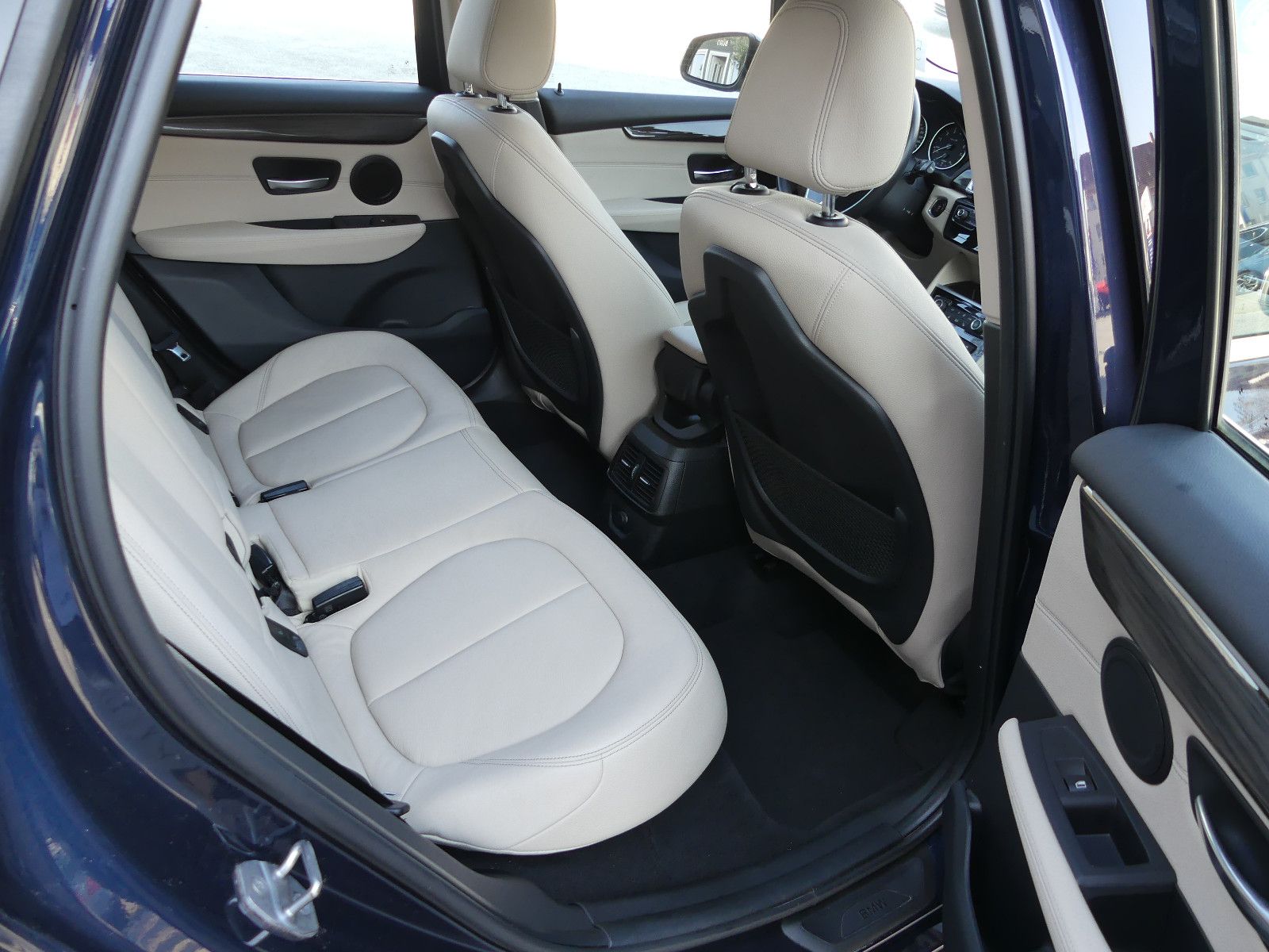 Fahrzeugabbildung BMW 220 2 Active Tourer 220 i"LUXURY"1.HAND"