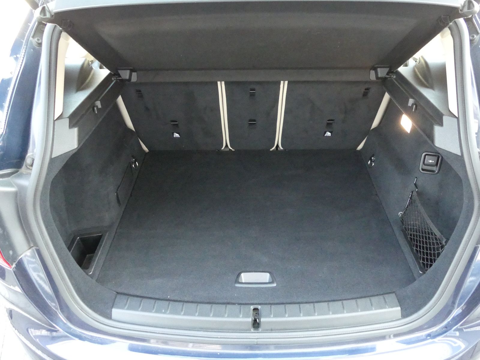 Fahrzeugabbildung BMW 220 2 Active Tourer 220 i"LUXURY"1.HAND"