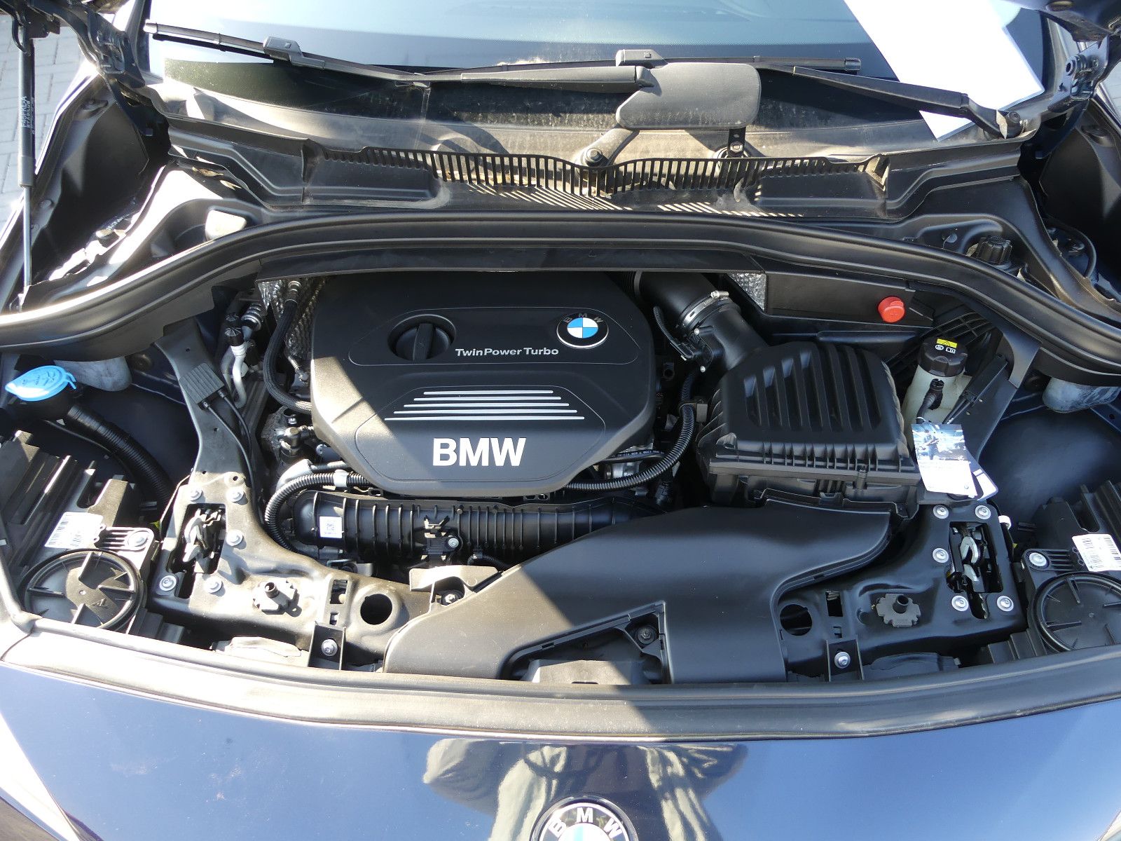 Fahrzeugabbildung BMW 220 2 Active Tourer 220 i"LUXURY"1.HAND"