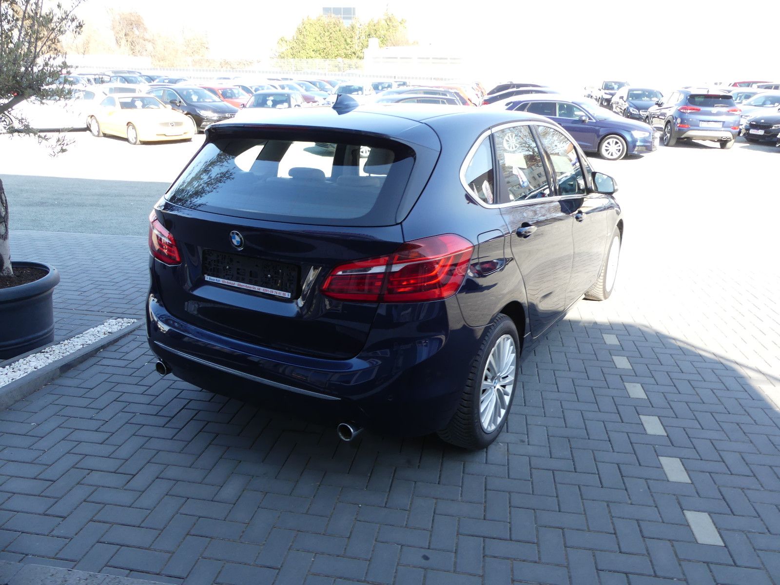 Fahrzeugabbildung BMW 220 2 Active Tourer 220 i"LUXURY"1.HAND"