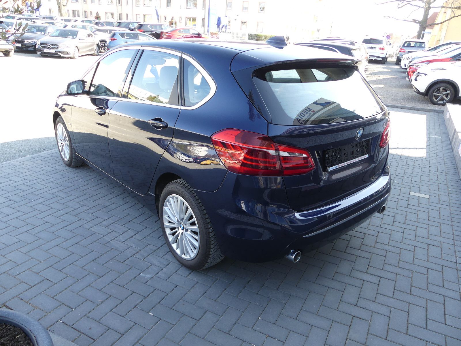 Fahrzeugabbildung BMW 220 2 Active Tourer 220 i"LUXURY"1.HAND"