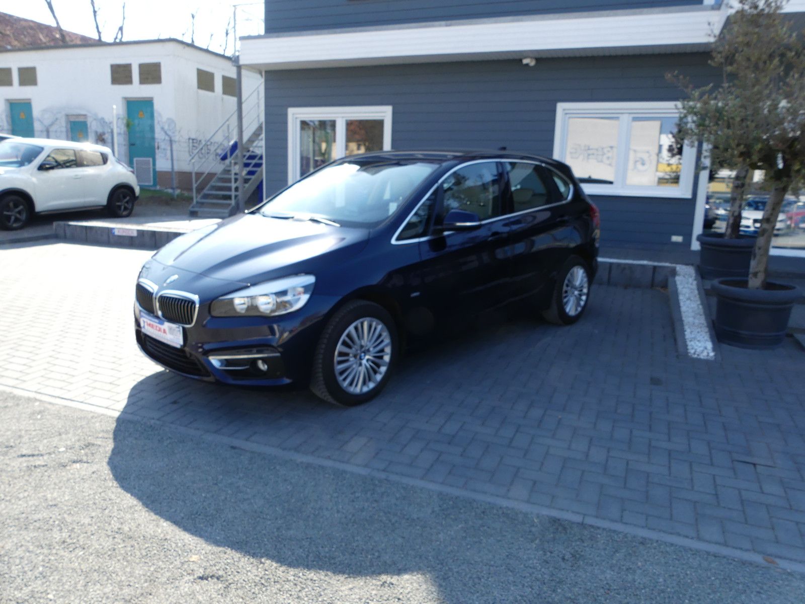 Fahrzeugabbildung BMW 220 2 Active Tourer 220 i"LUXURY"1.HAND"
