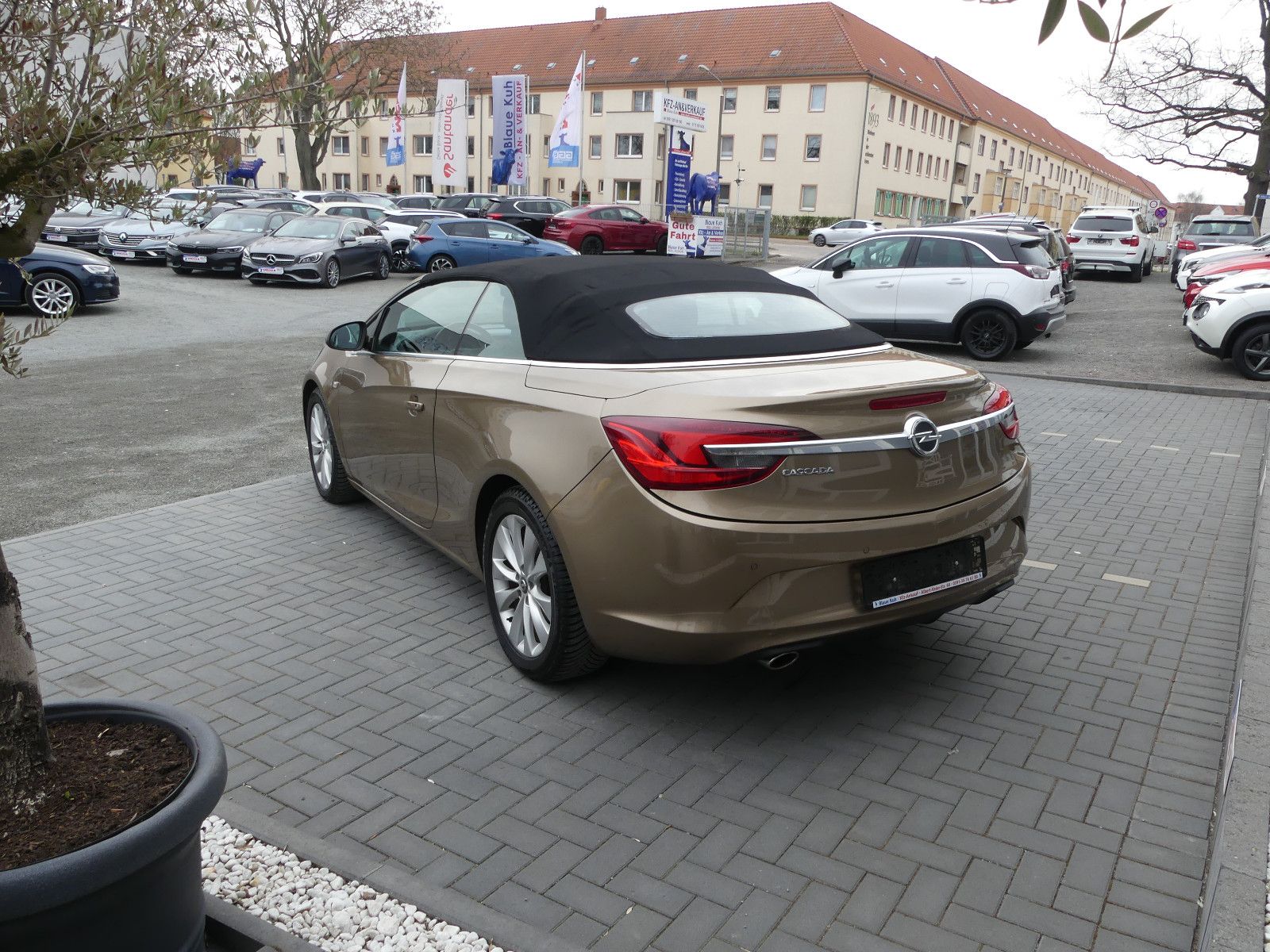 Fahrzeugabbildung Opel Cascada Edition ecoFlex, * CABRIO*