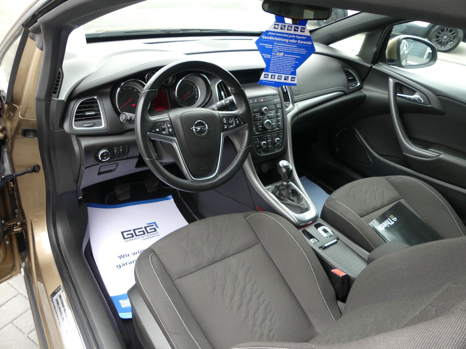 Fahrzeugabbildung Opel Cascada Edition ecoFlex, * CABRIO*