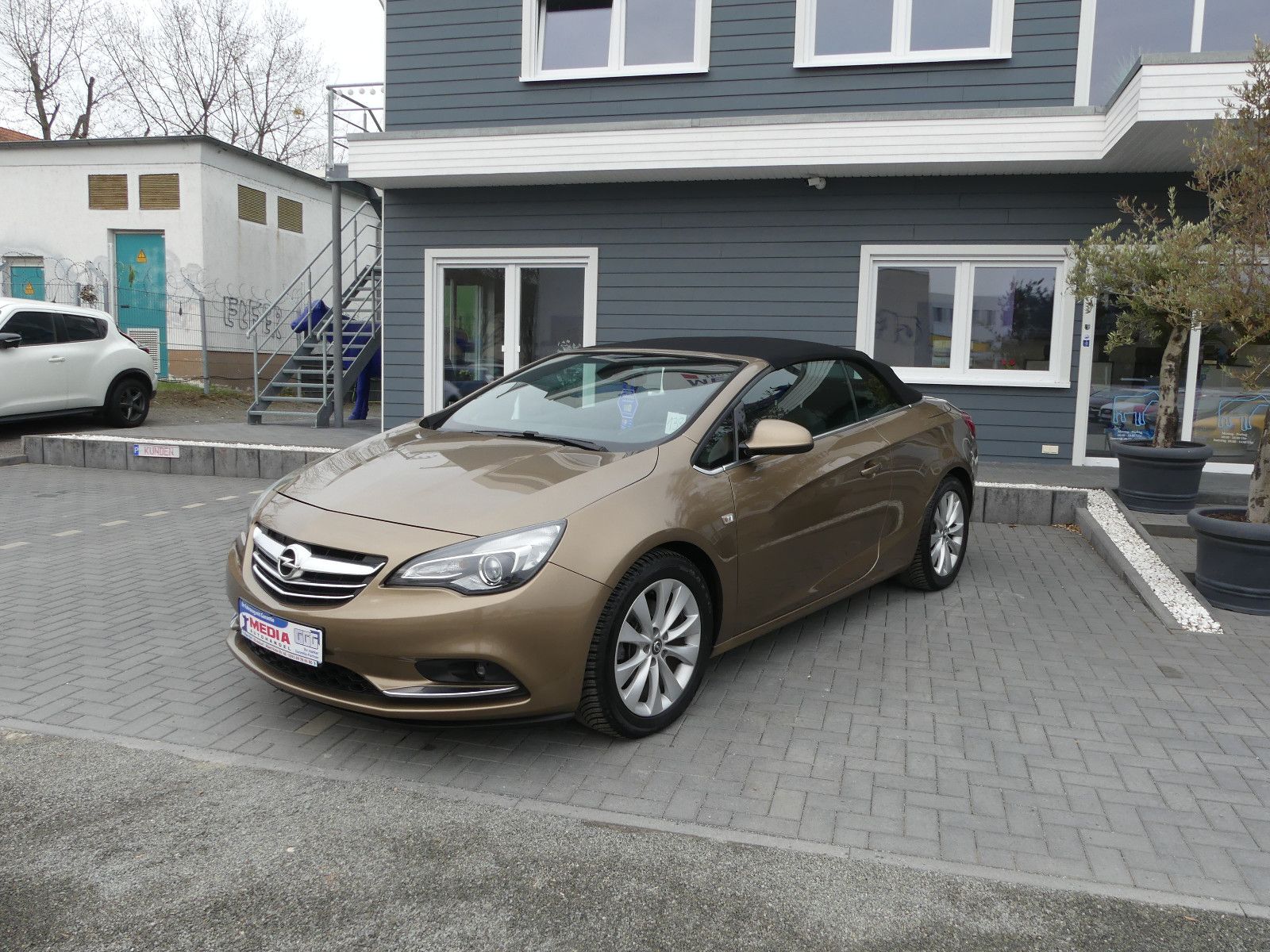 Fahrzeugabbildung Opel Cascada Edition ecoFlex, * CABRIO*