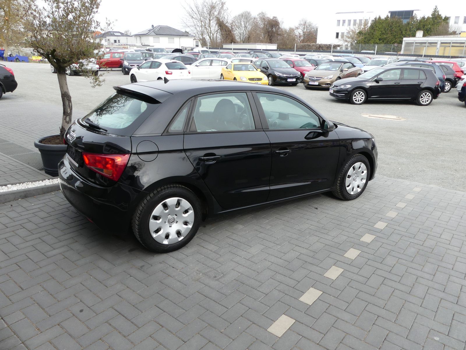 Fahrzeugabbildung Audi A1 Sportback attraction