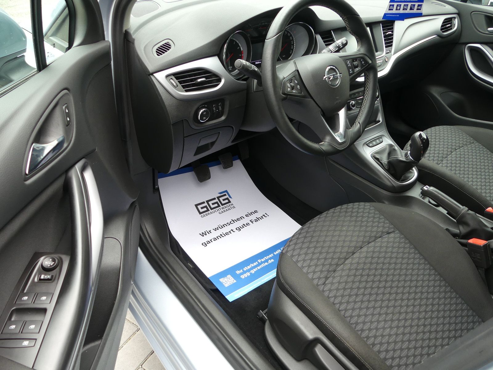 Fahrzeugabbildung Opel Astra K Lim. 5-trg. Edition Start/Stop"29TKM"