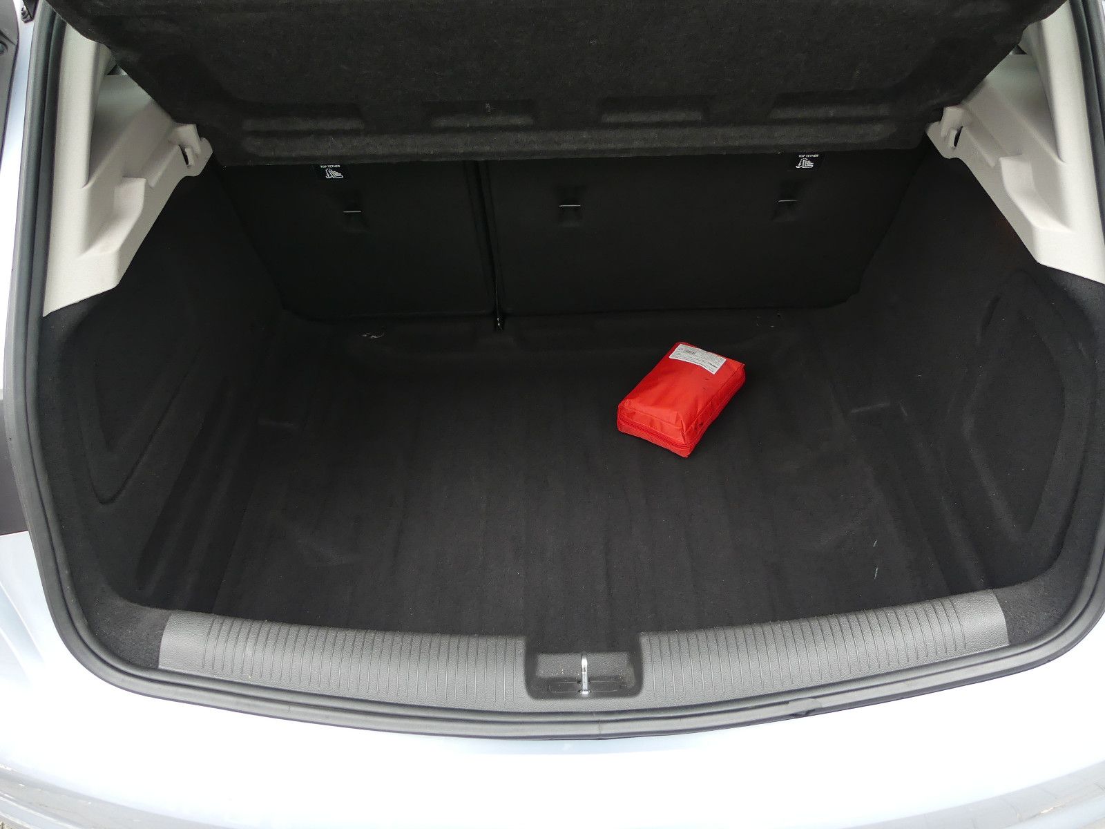 Fahrzeugabbildung Opel Astra K Lim. 5-trg. Edition Start/Stop"29TKM"