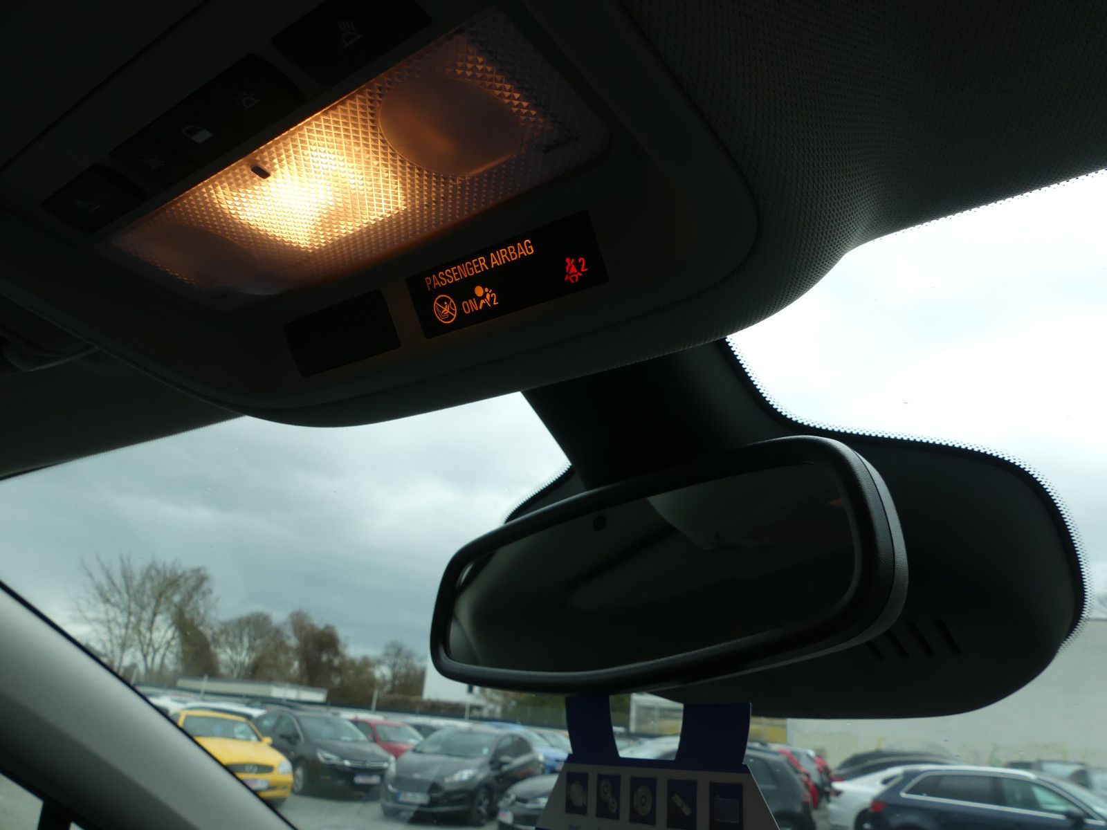 Fahrzeugabbildung Opel Astra K Lim. 5-trg. Edition Start/Stop"29TKM"