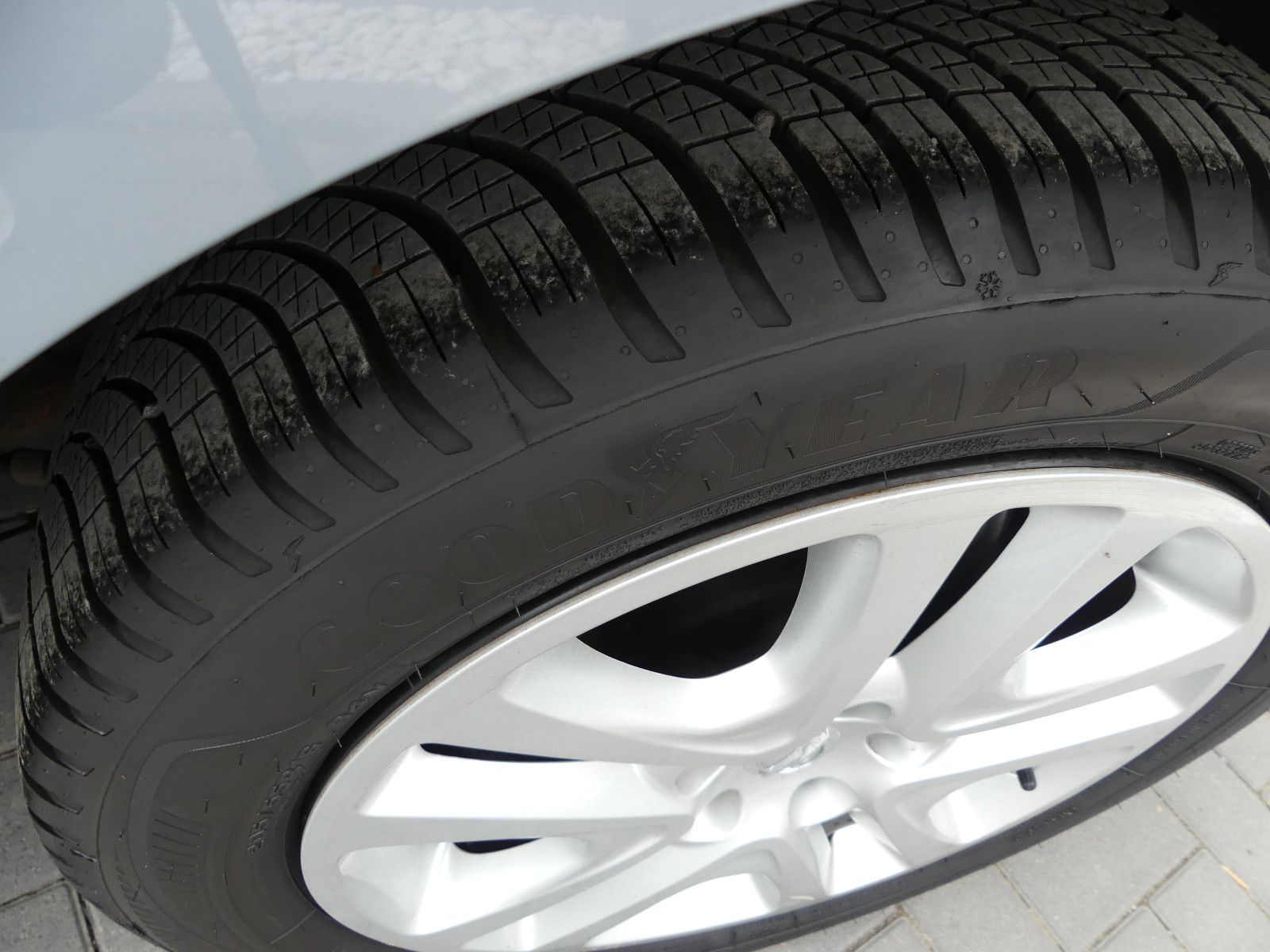 Fahrzeugabbildung Opel Astra K Lim. 5-trg. Edition Start/Stop"29TKM"