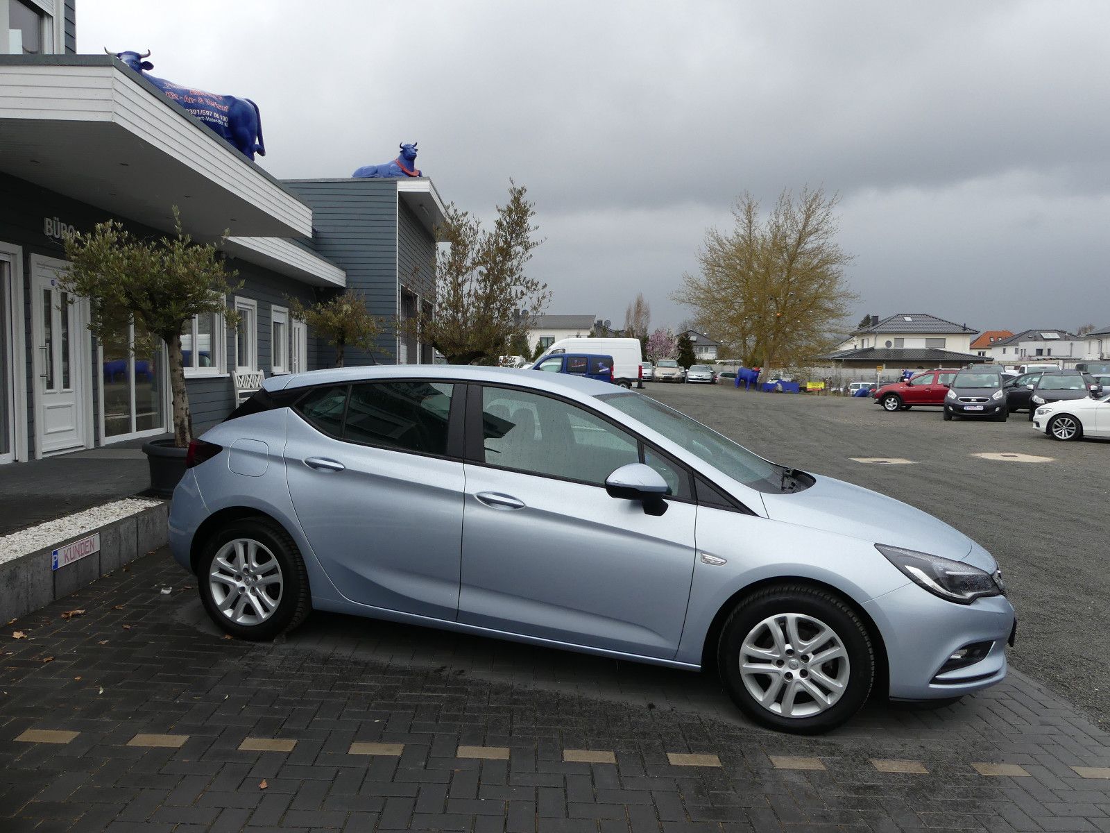 Fahrzeugabbildung Opel Astra K Lim. 5-trg. Edition Start/Stop"29TKM"