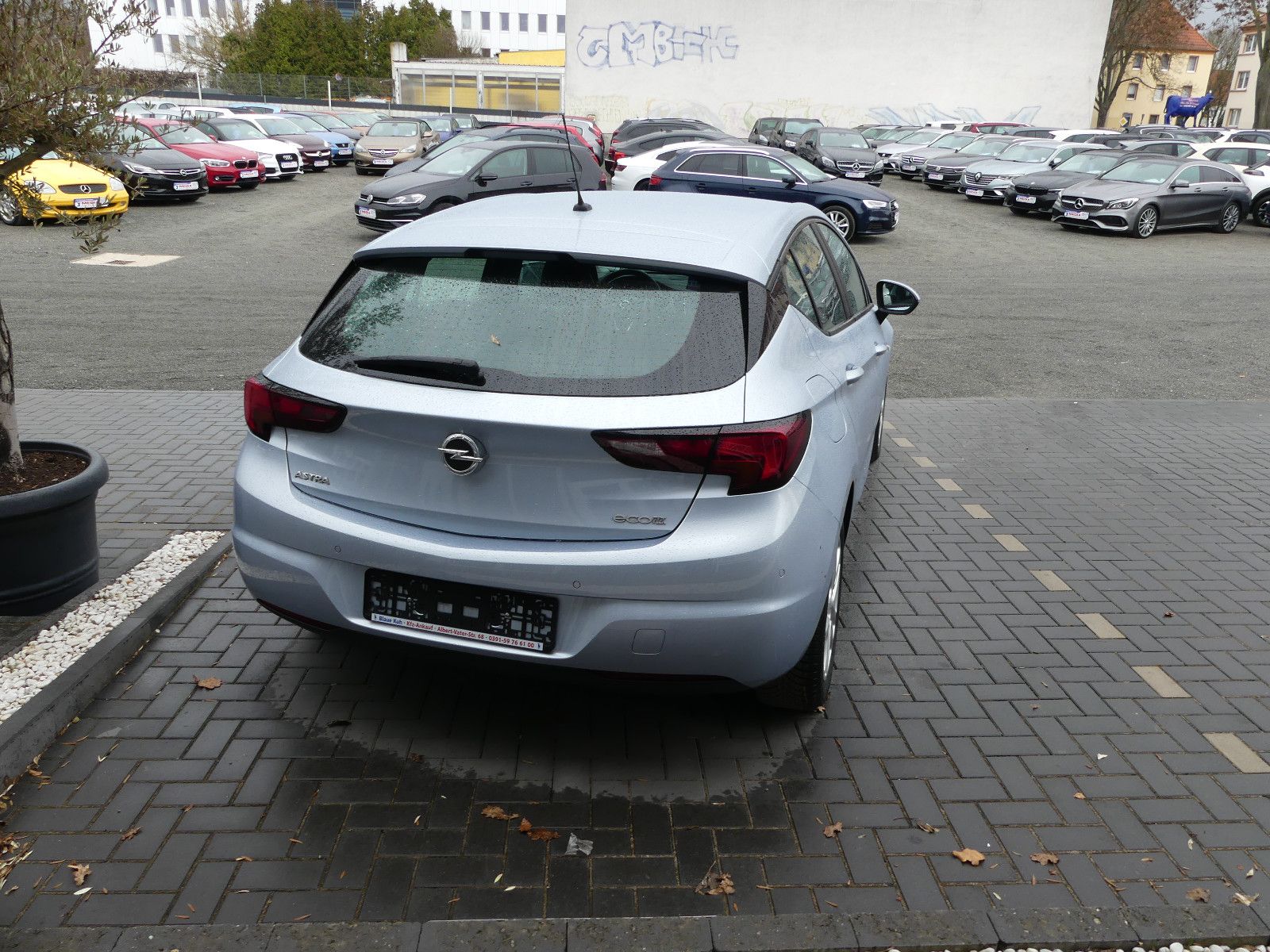 Fahrzeugabbildung Opel Astra K Lim. 5-trg. Edition Start/Stop"29TKM"