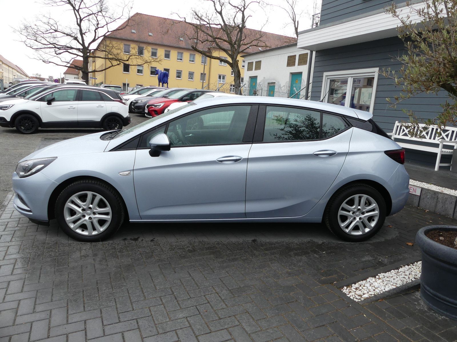 Fahrzeugabbildung Opel Astra K Lim. 5-trg. Edition Start/Stop"29TKM"
