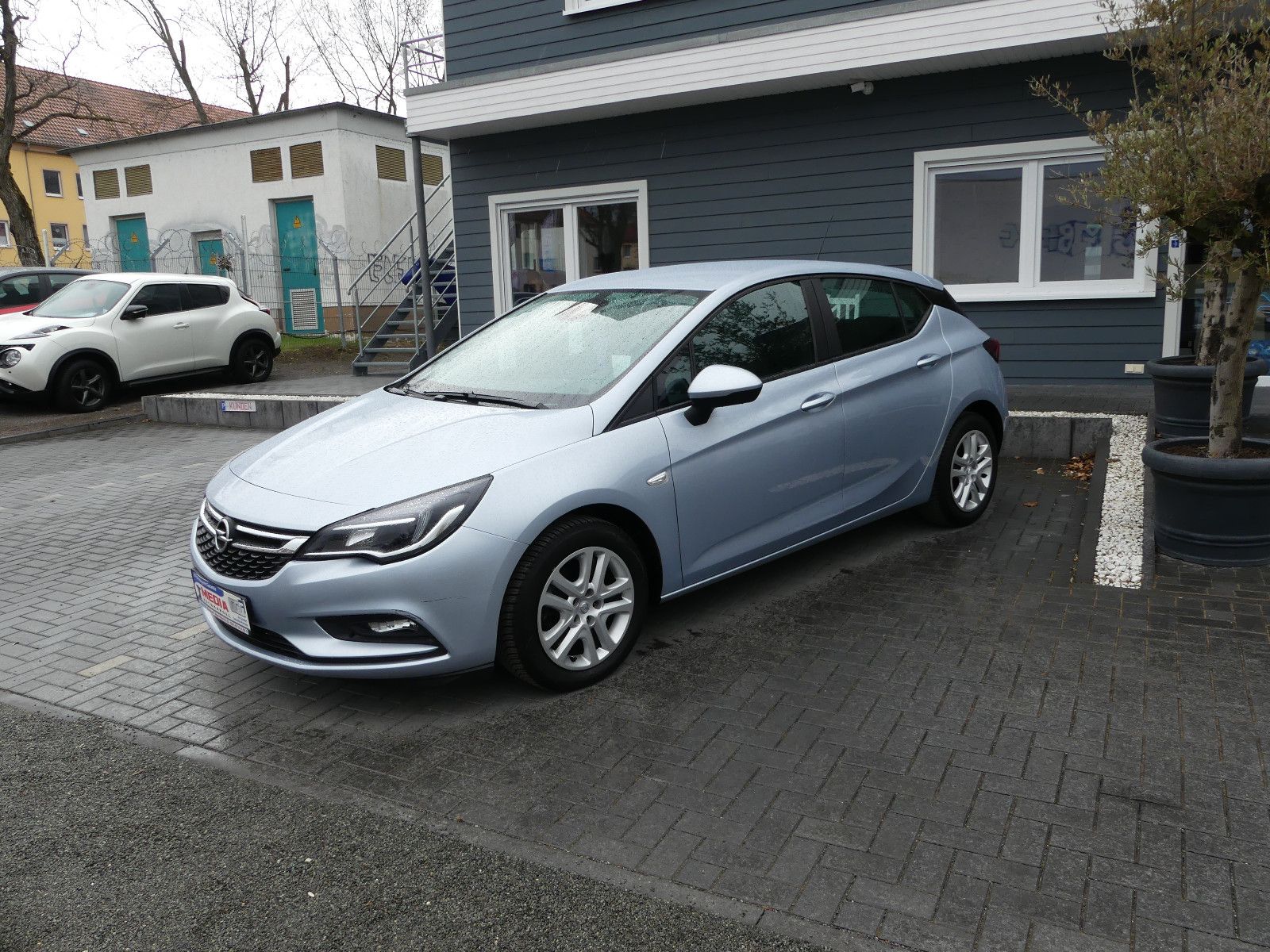 Fahrzeugabbildung Opel Astra K Lim. 5-trg. Edition Start/Stop"29TKM"