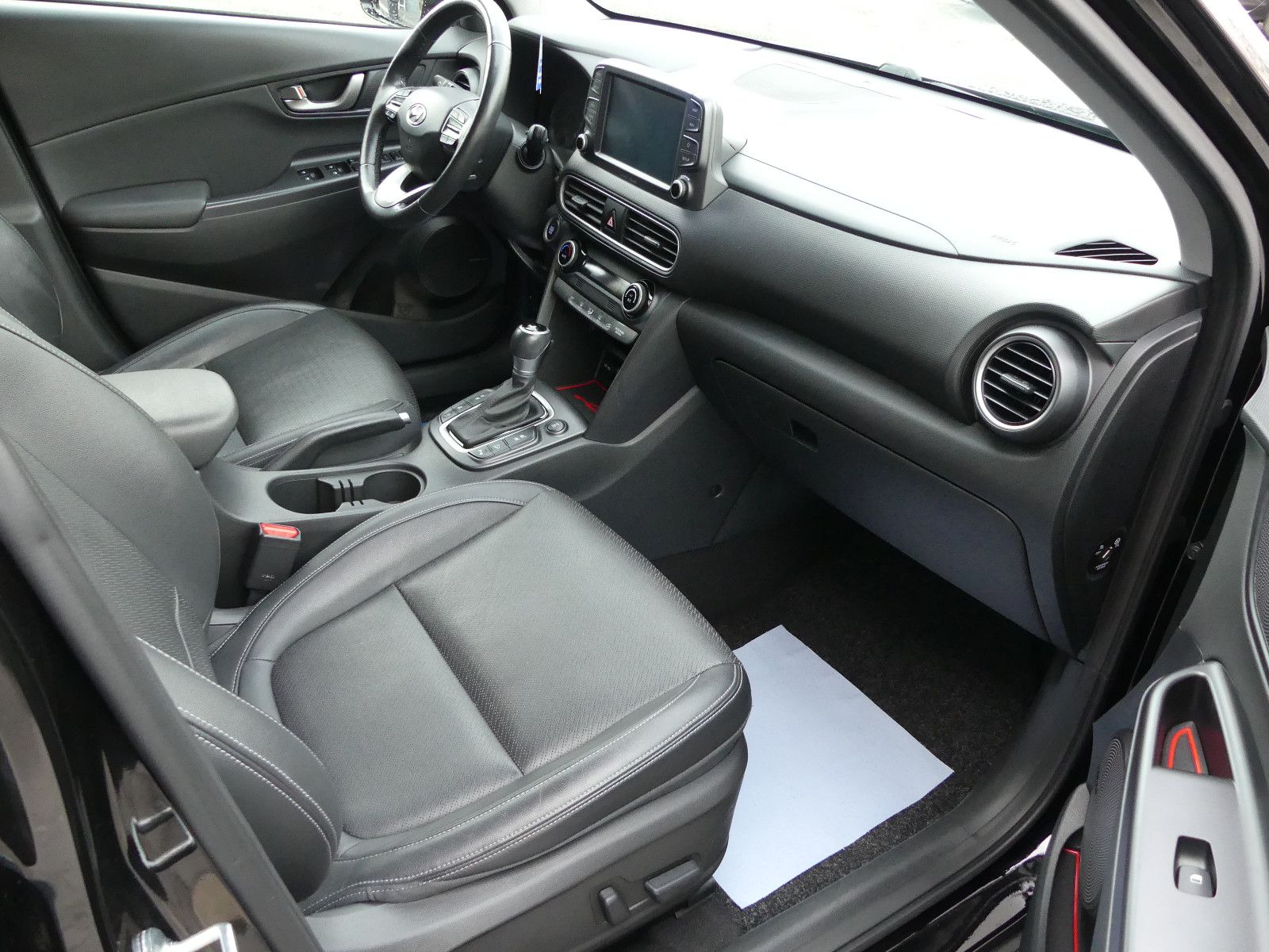 Fahrzeugabbildung Hyundai Kona Premium 4WD"85TKM"