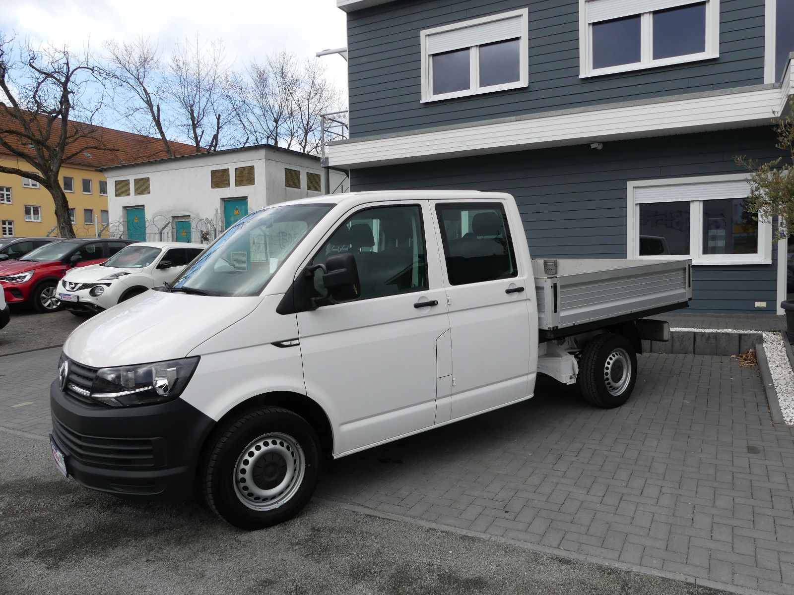 Fahrzeugabbildung Volkswagen T6 Transporter Pritsche Pritsche Doppelkabine la