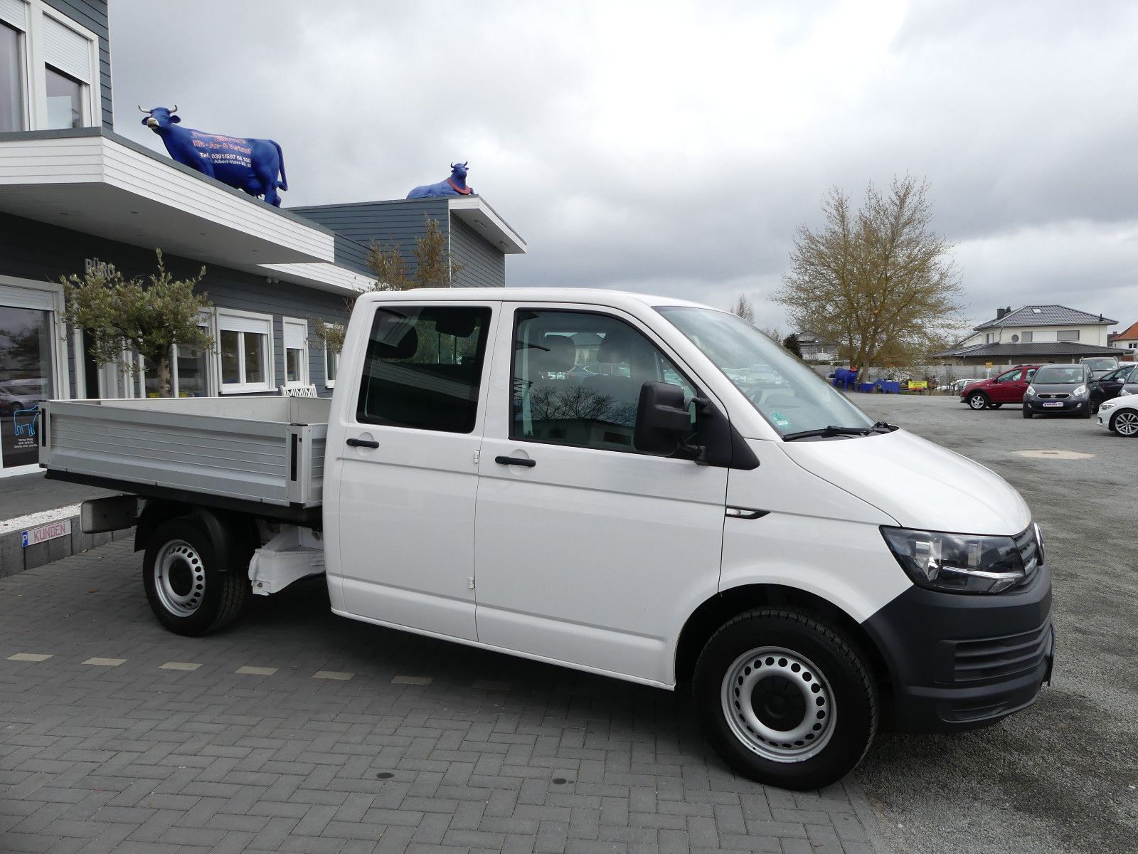 Fahrzeugabbildung Volkswagen T6 Transporter Pritsche Pritsche Doppelkabine la