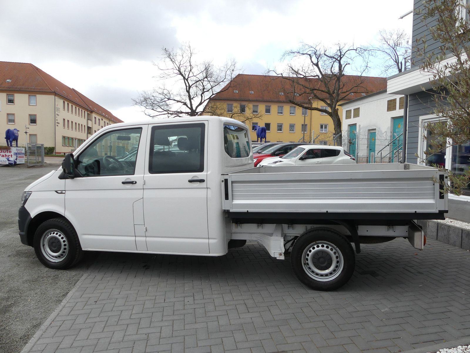 Fahrzeugabbildung Volkswagen T6 Transporter Pritsche Pritsche Doppelkabine la