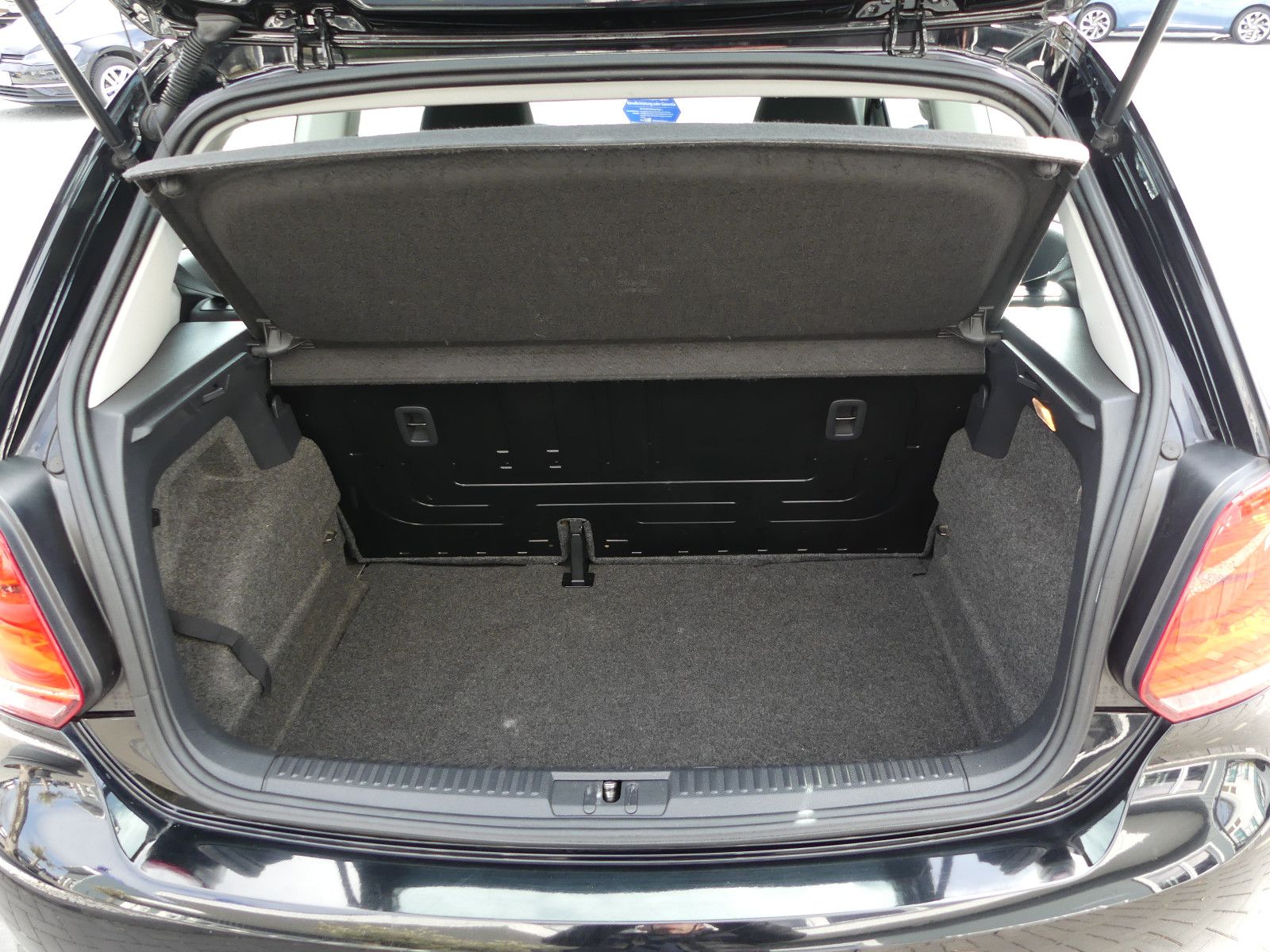 Fahrzeugabbildung Volkswagen Polo V Trendline