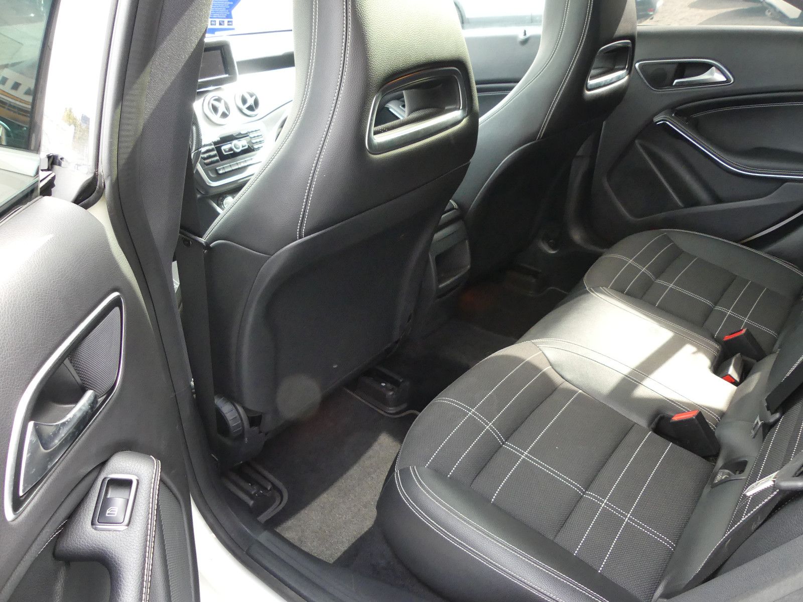 Fahrzeugabbildung Mercedes-Benz CLA 180 CLA CLA 180