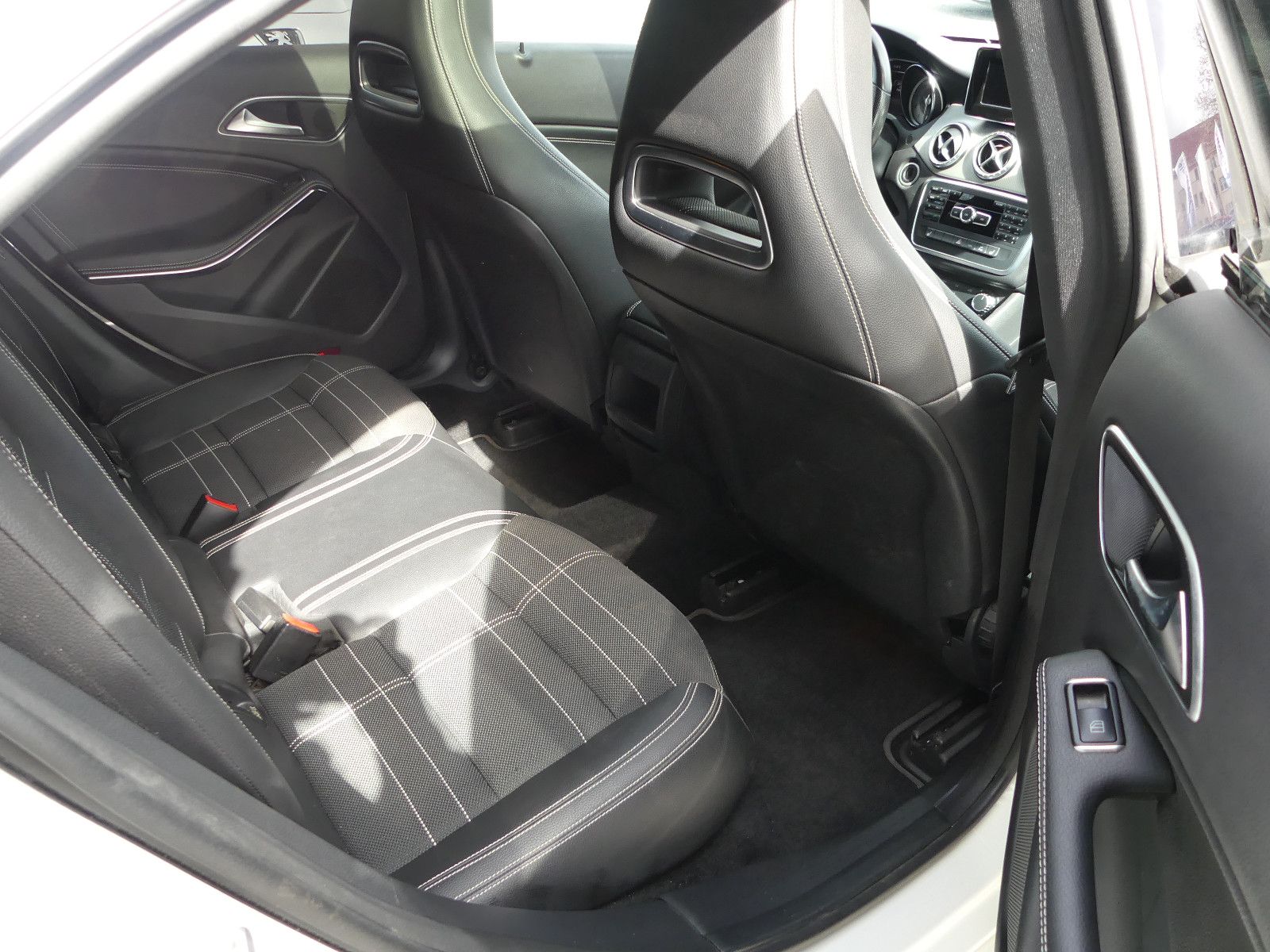 Fahrzeugabbildung Mercedes-Benz CLA 180 CLA CLA 180