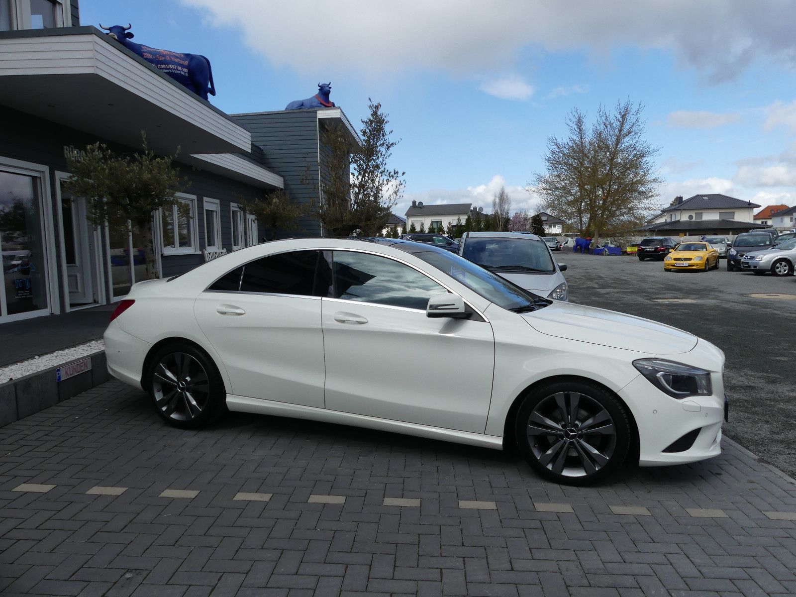 Fahrzeugabbildung Mercedes-Benz CLA 180 CLA CLA 180