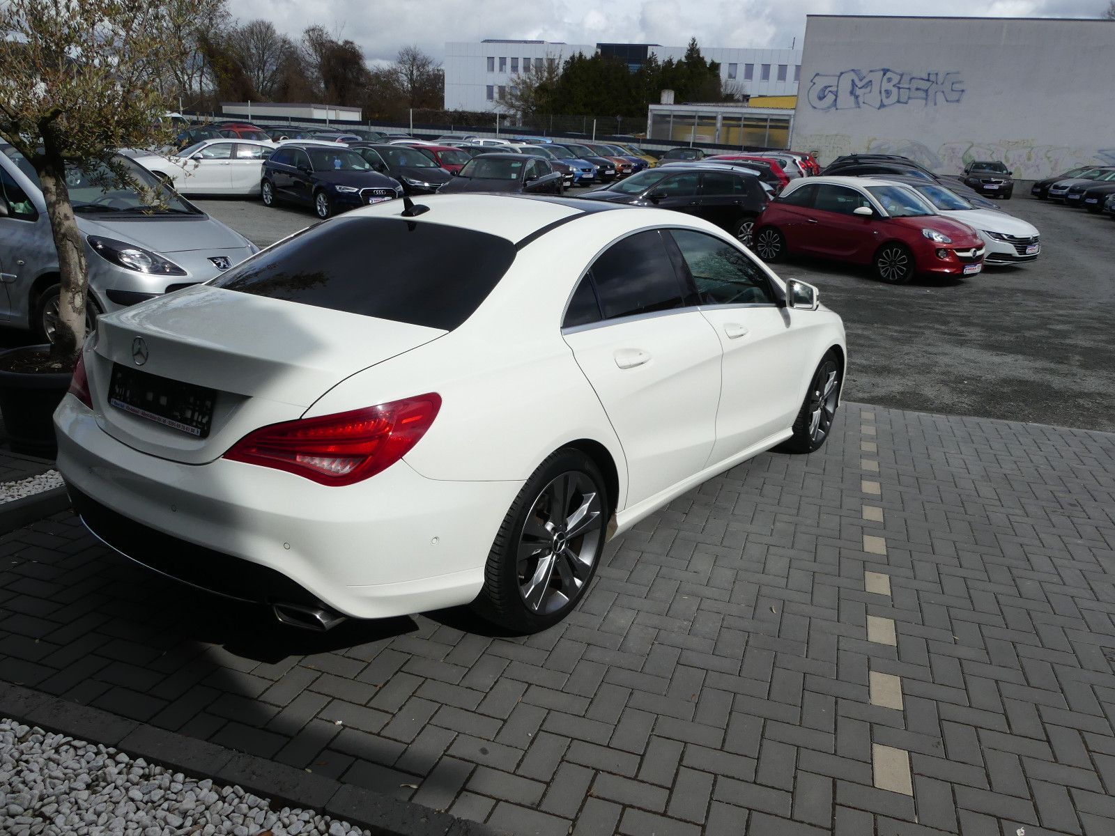 Fahrzeugabbildung Mercedes-Benz CLA 180 CLA CLA 180