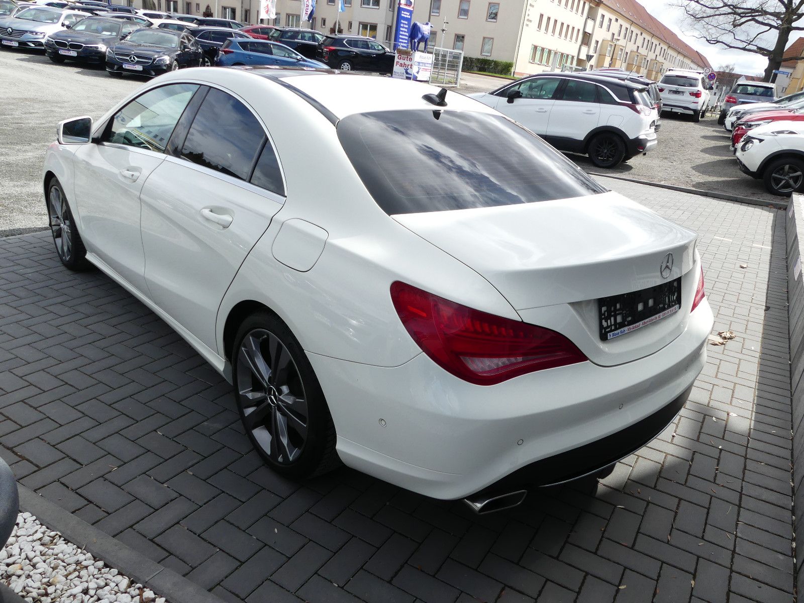 Fahrzeugabbildung Mercedes-Benz CLA 180 CLA CLA 180