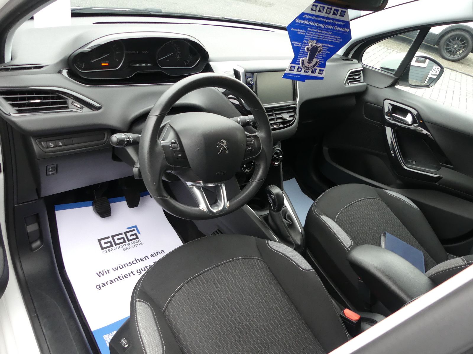 Fahrzeugabbildung Peugeot 208 Active, * TÜV NEU*, * Allwetterreifen*